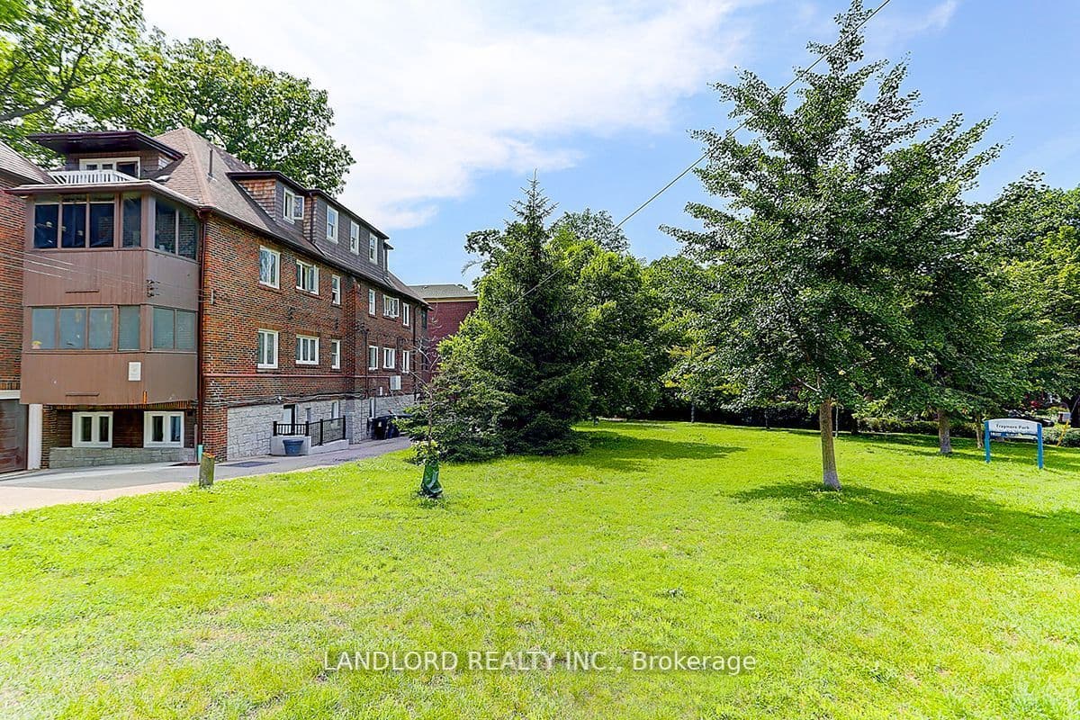2520 Bloor St W - 23 - Photo 19