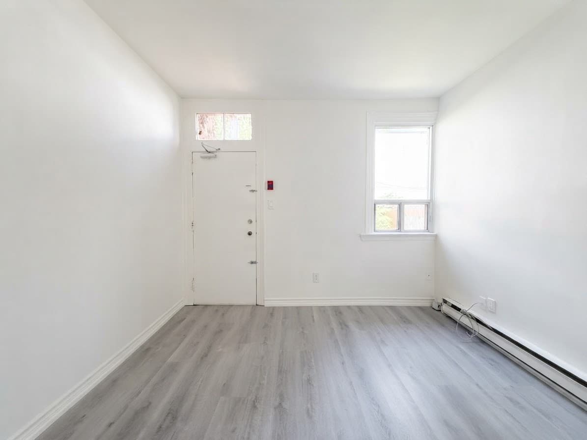 181 Gerrard St E - 203 - Photo 2