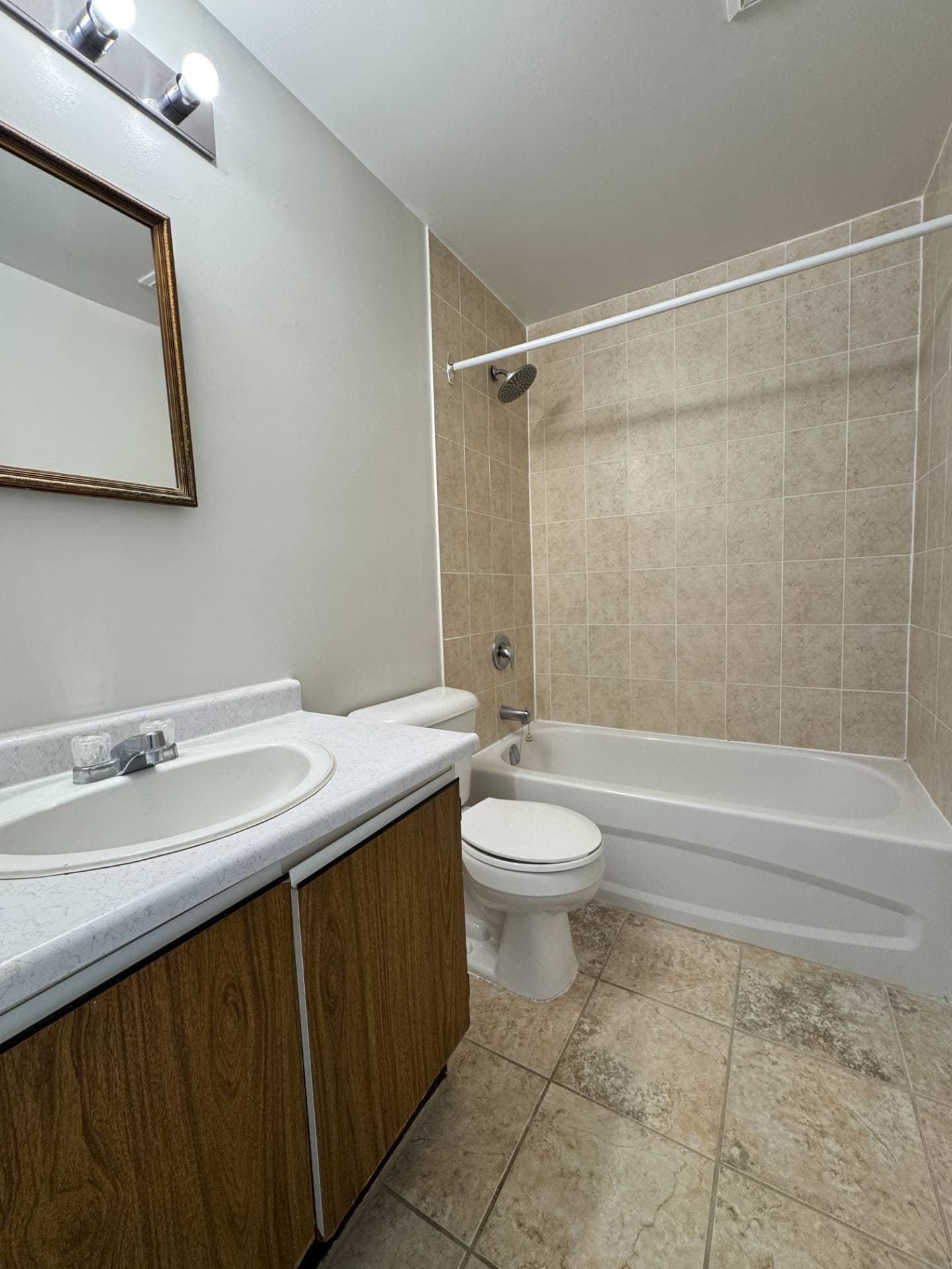 1 bedroom - 455 Sandys St Chatham ON N7L 4H2 - Photo 9