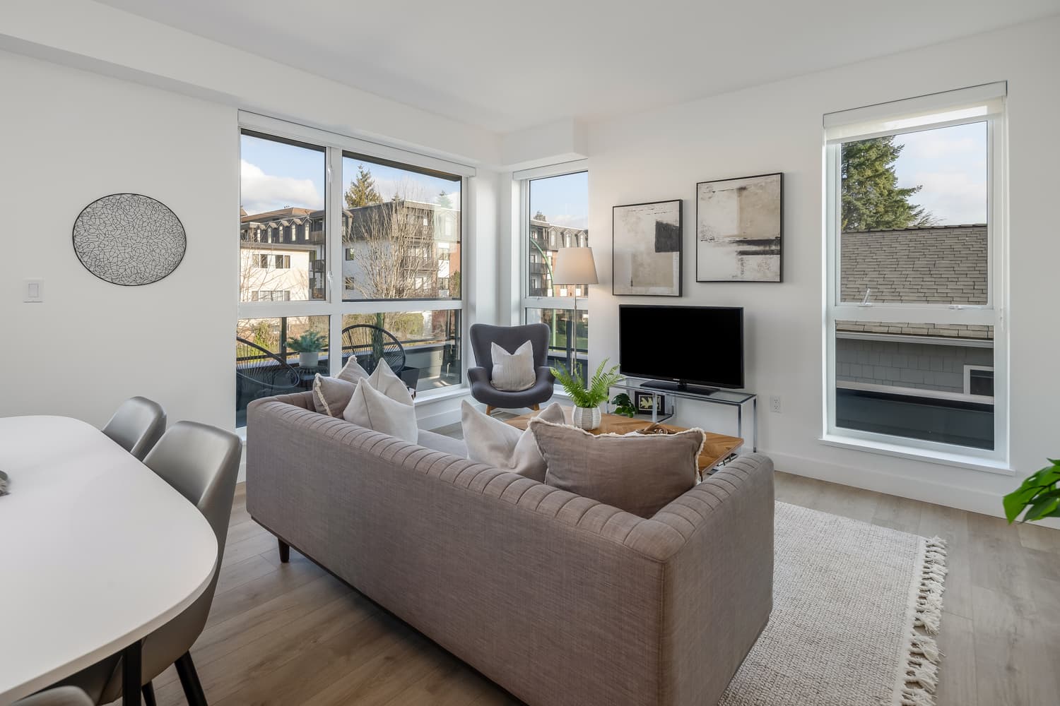 One53 - 2 Bed PROXY - Photo 3