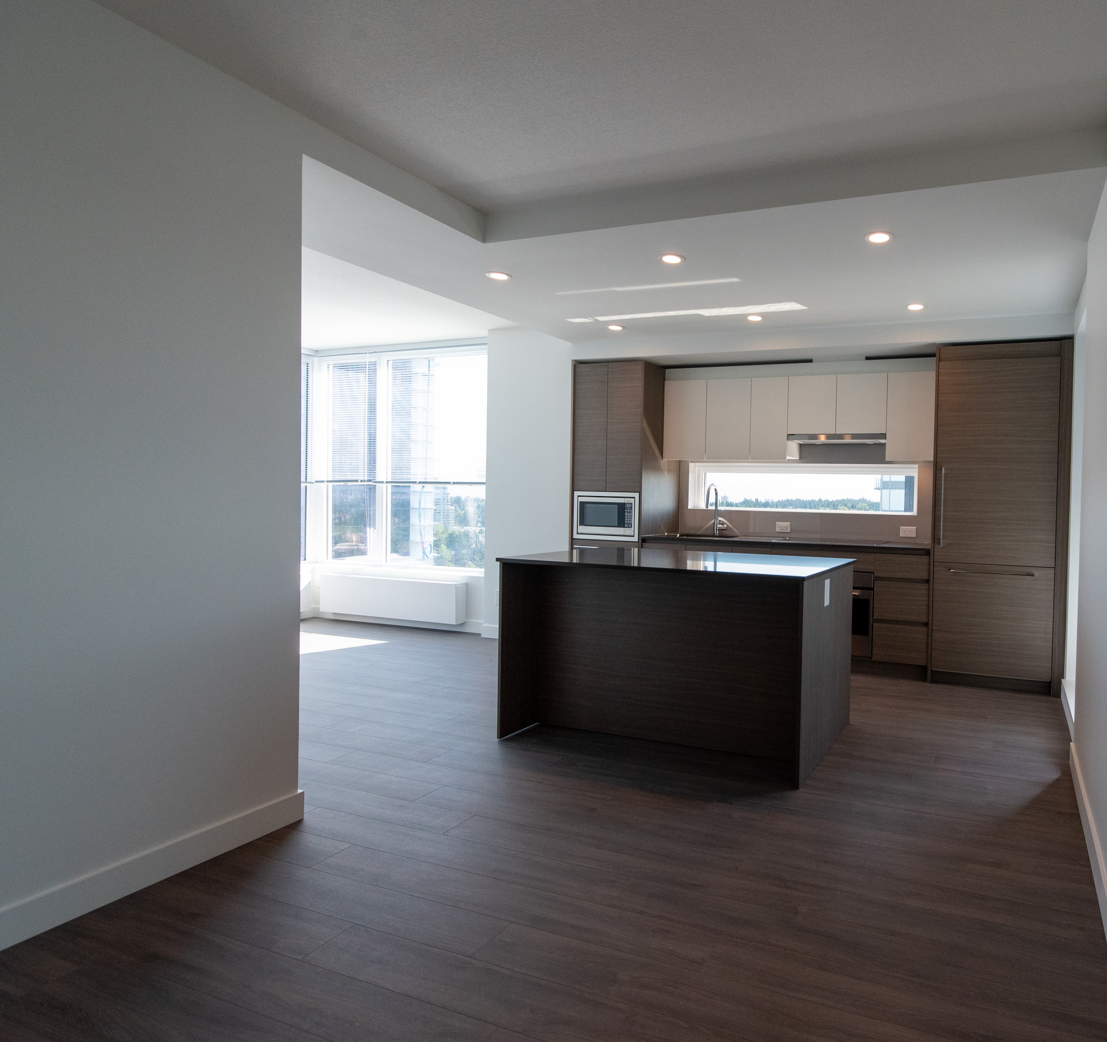 Mountain view 2x2 at King George Hub Surrey - Photo 2