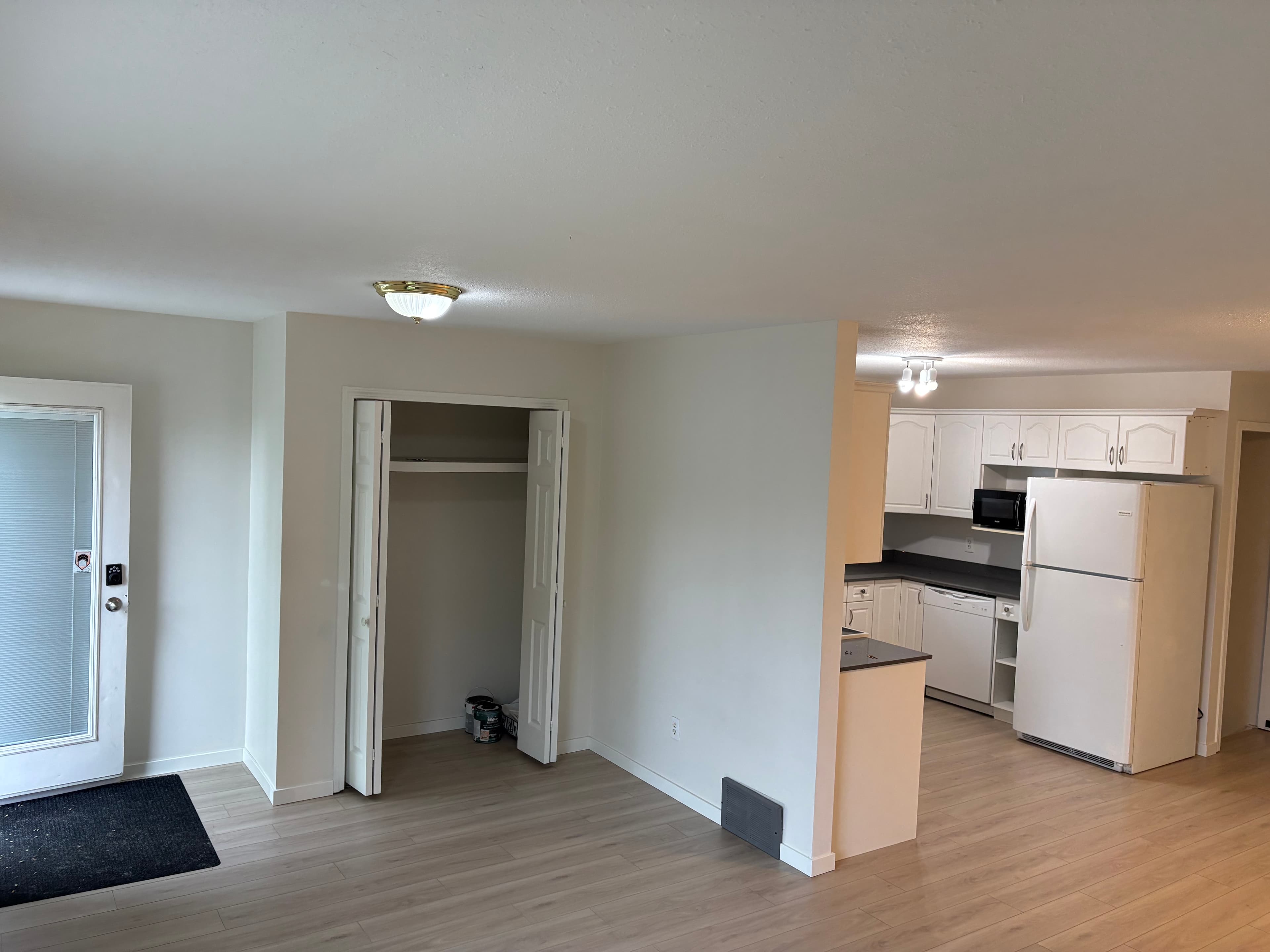 11930 80 Street Upper