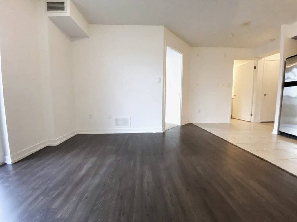 816 Lansdowne Ave - 306 - Photo 6