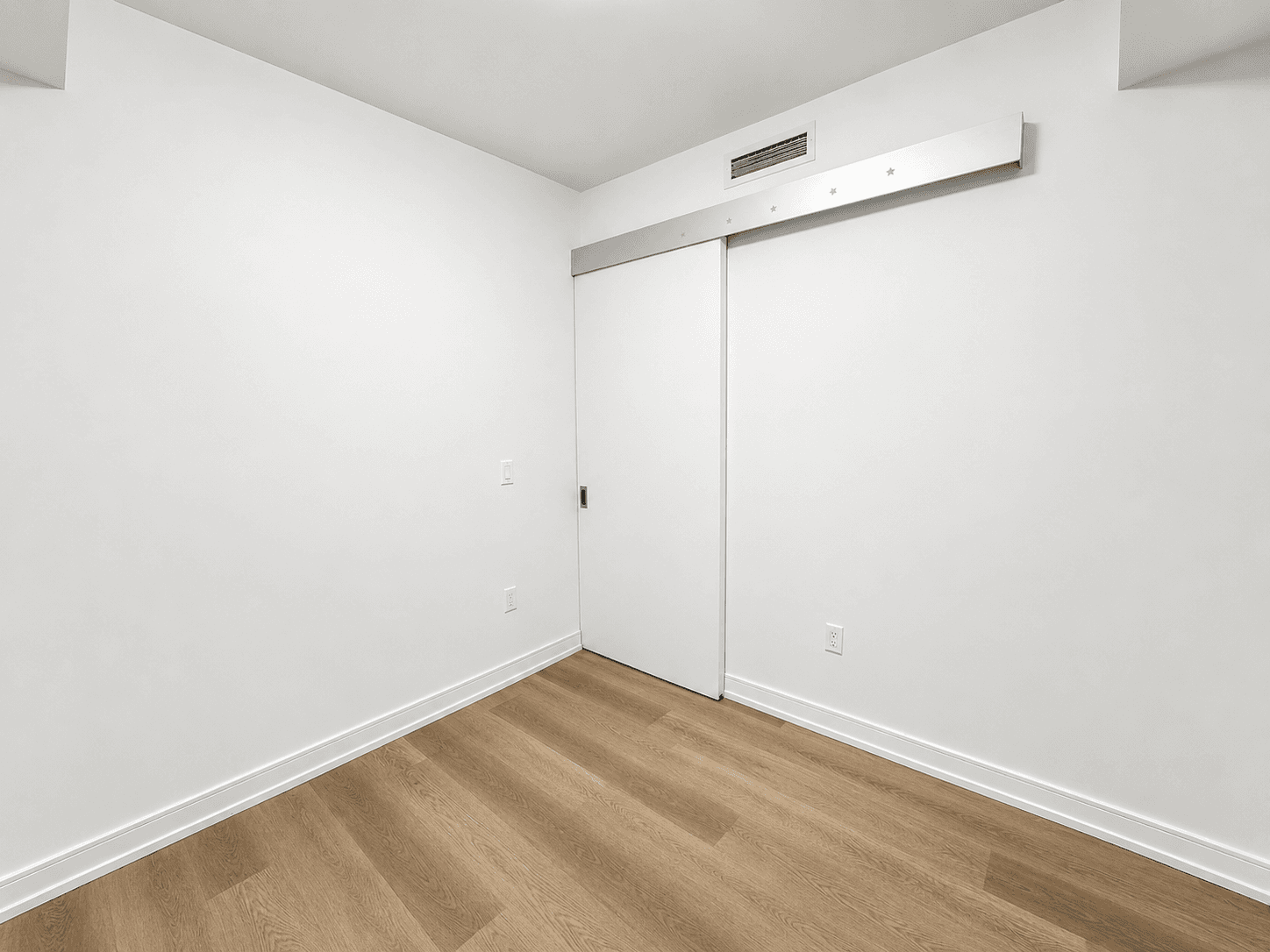 1 Jarvis St - Unit 323 - Photo 9