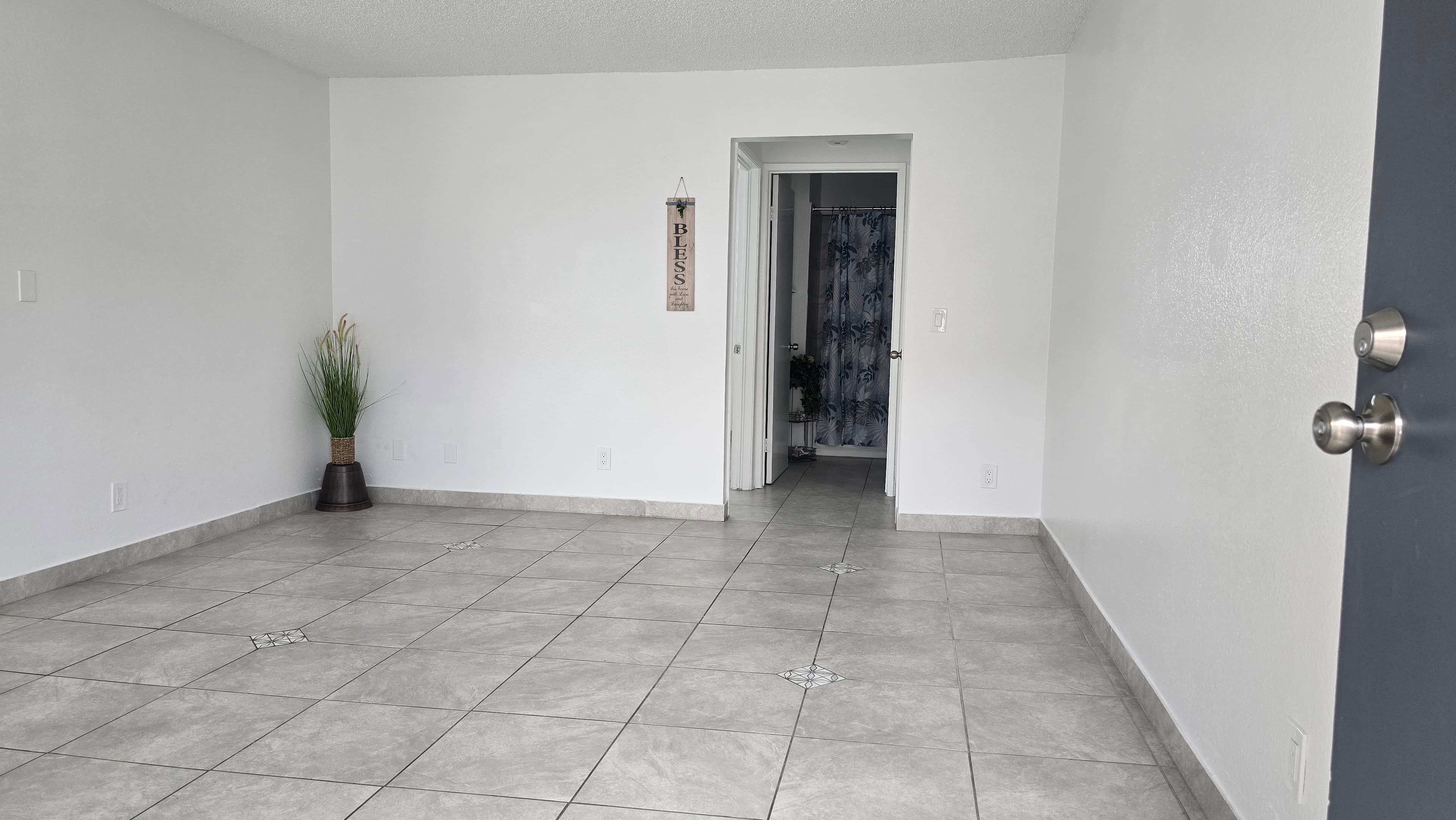 8421 Cedros Unit 117 - Photo 3