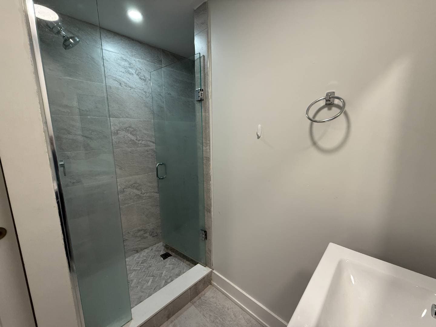 140 Springhurst Ave - 5 - Photo 9