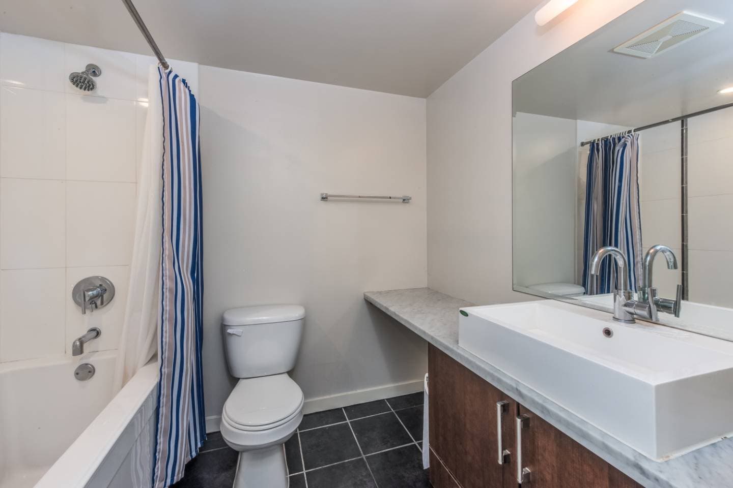 1503-1068 W Broadway - Photo 14