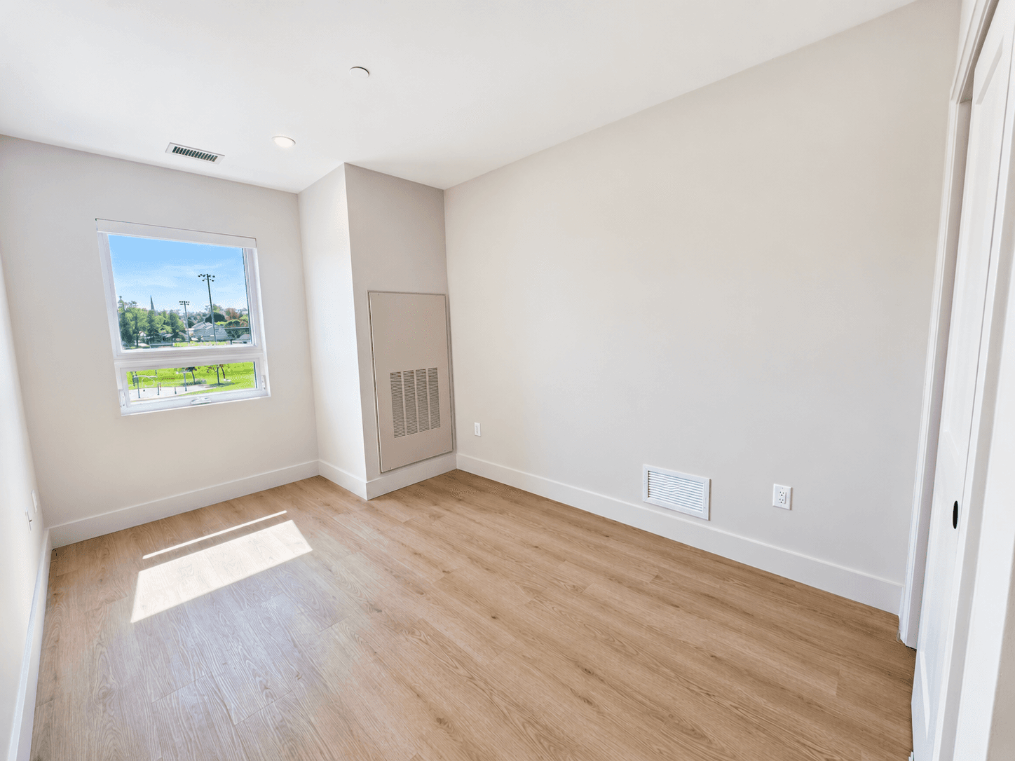 8 Hutt Lane - Interior Unit - Photo 5