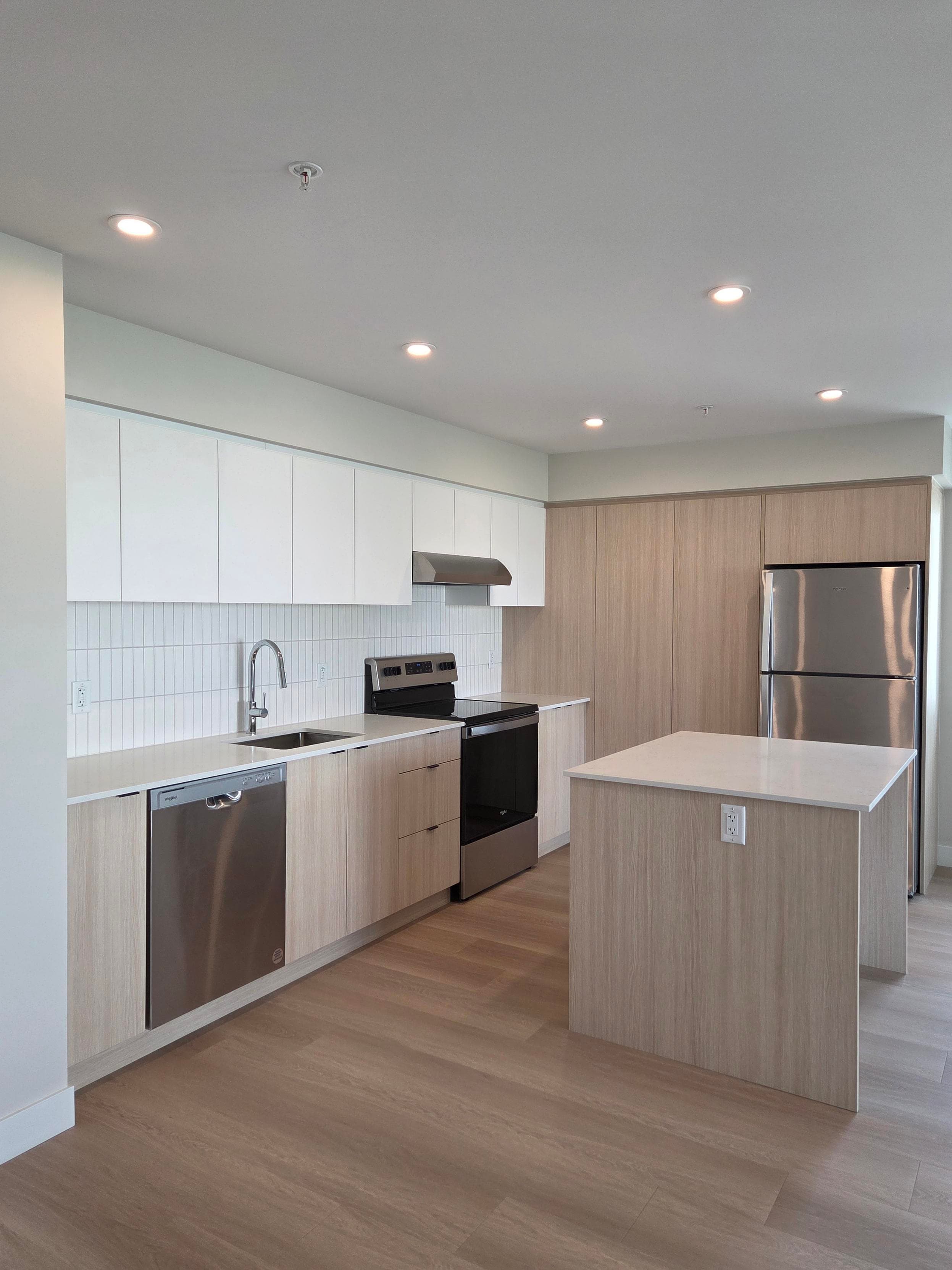 EXTRA-LARGE 2-Bed 2-Bath RENTAL Apartment in Westbank - Photo 2