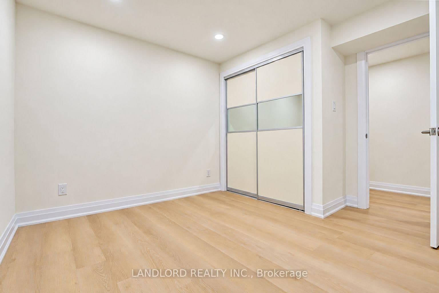 92 Neville Park Blvd - 4 - Photo 11