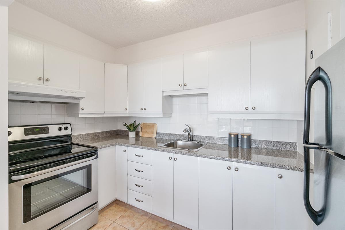 Samuel Holland Apartments — apartment/condo - Photo 9