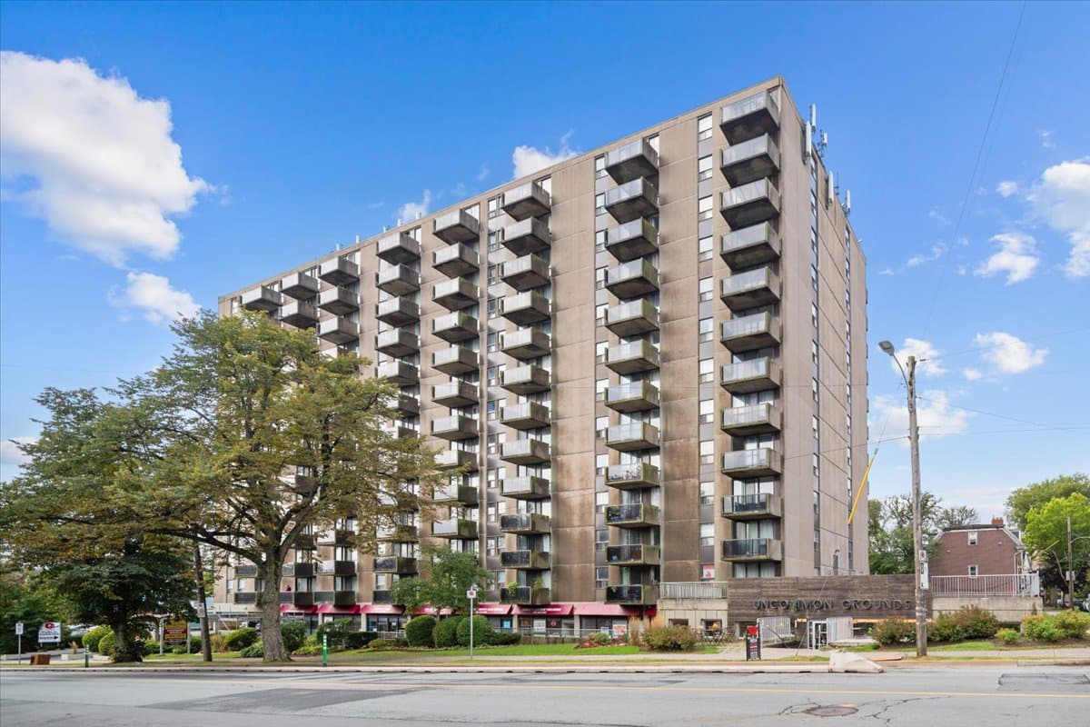 Somerset Place Apartments — apartment/condo - Photo 2