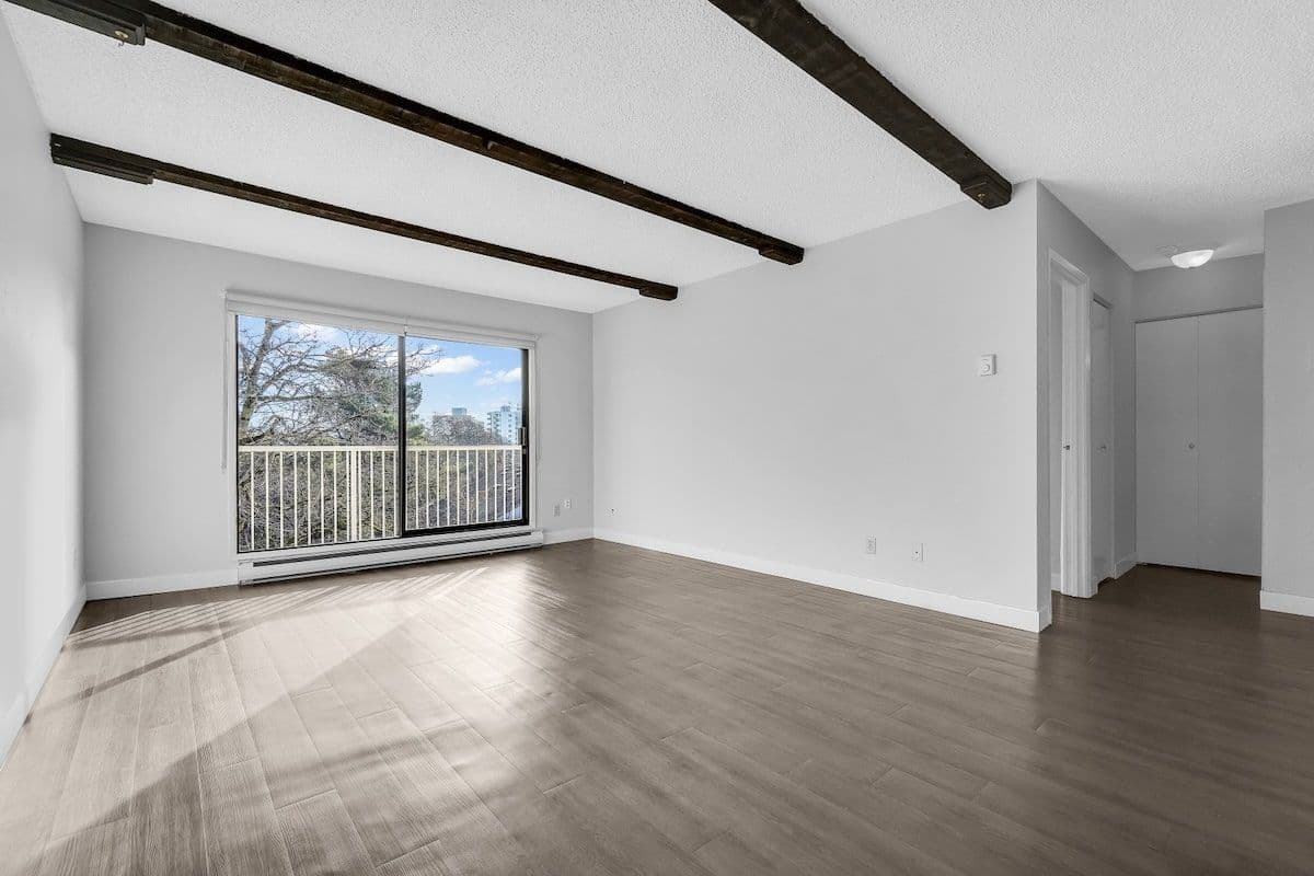 Vista Terrace Apartments - Photo 6