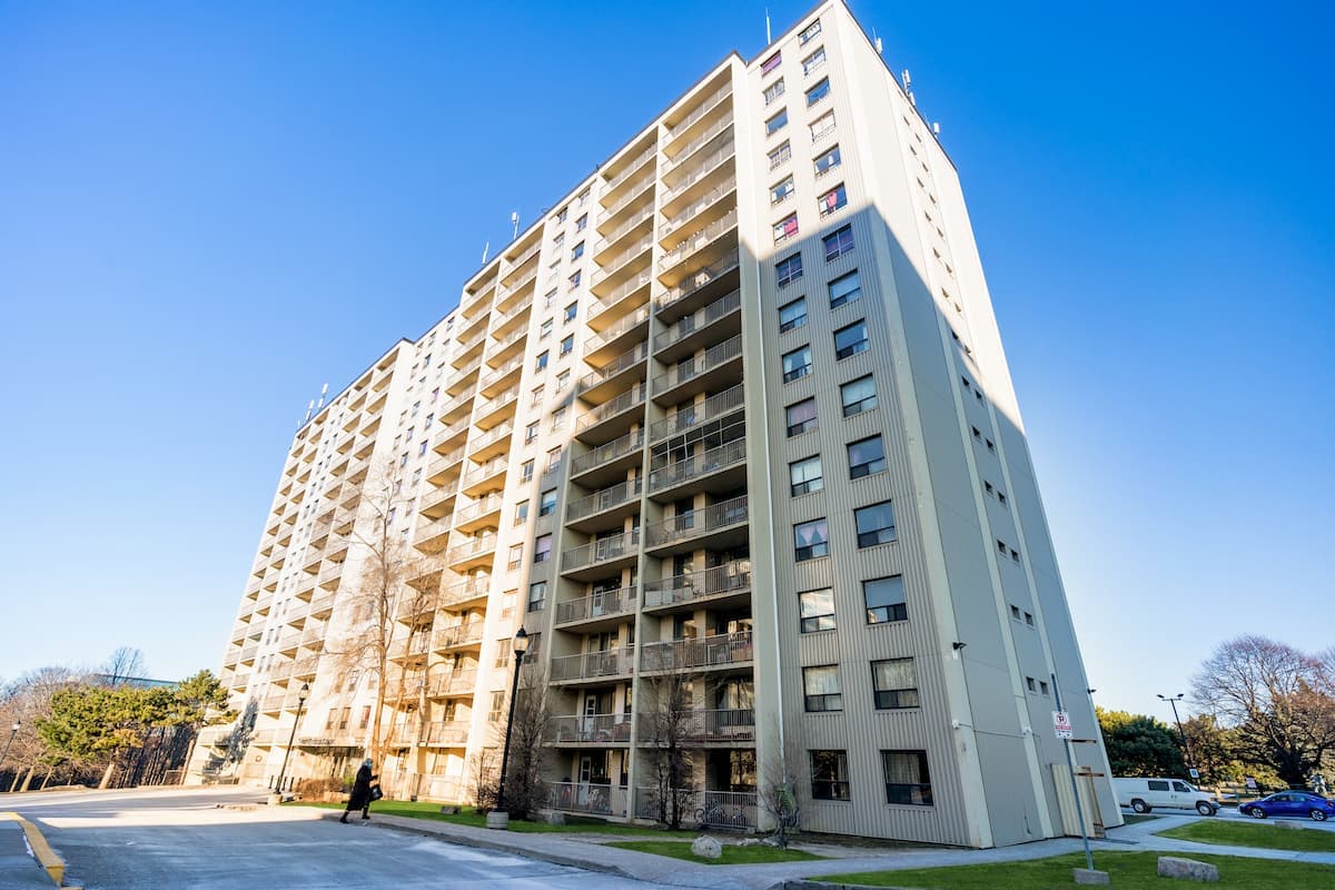 30 Tuxedo Court Apartments - Photo 15