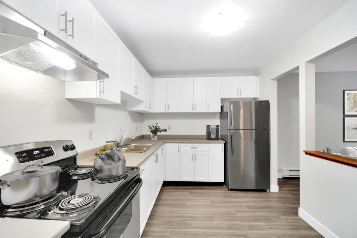 Queen Anne Apartments — apartment/condo - Photo 8