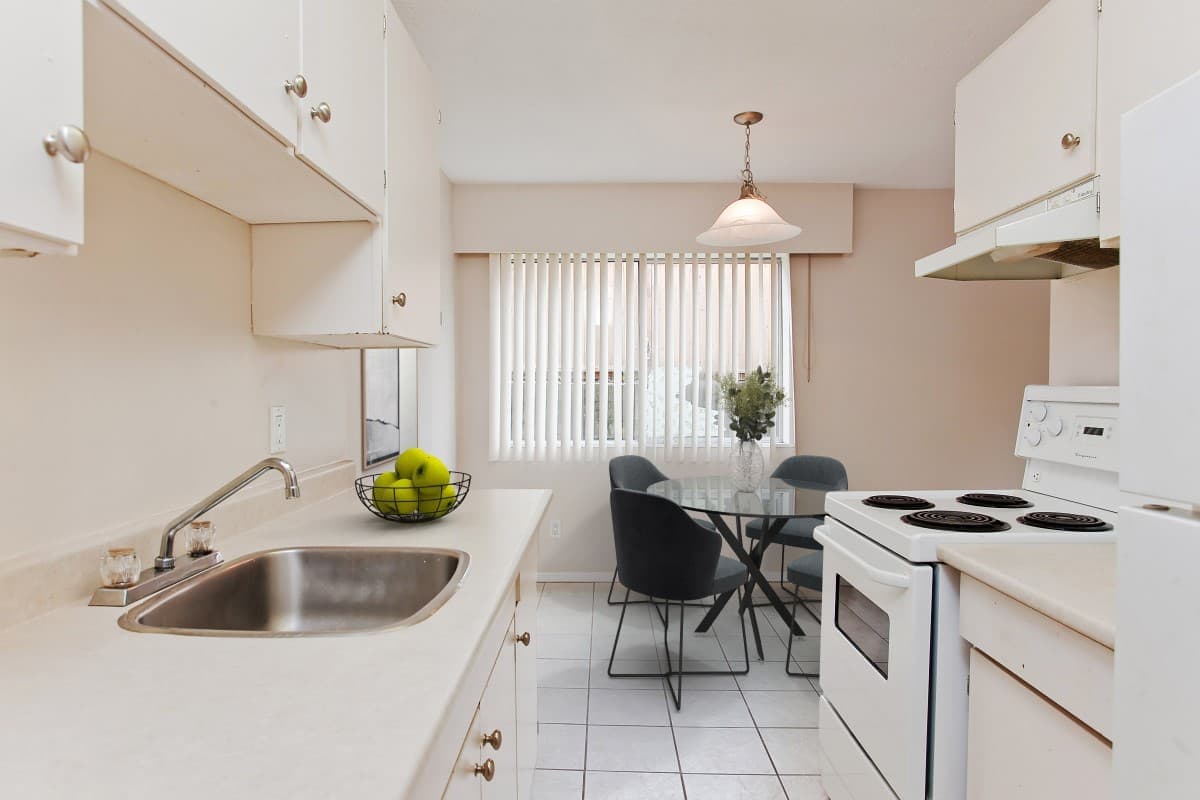 Sherbrooke Manor Apartments - Photo 5