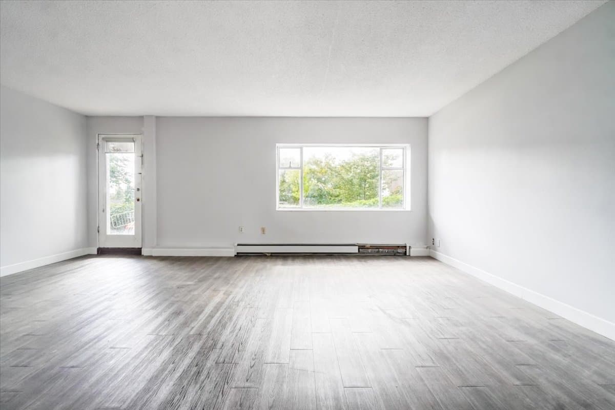 Hillcrest Manor Apartments — apartment/condo - Photo 2