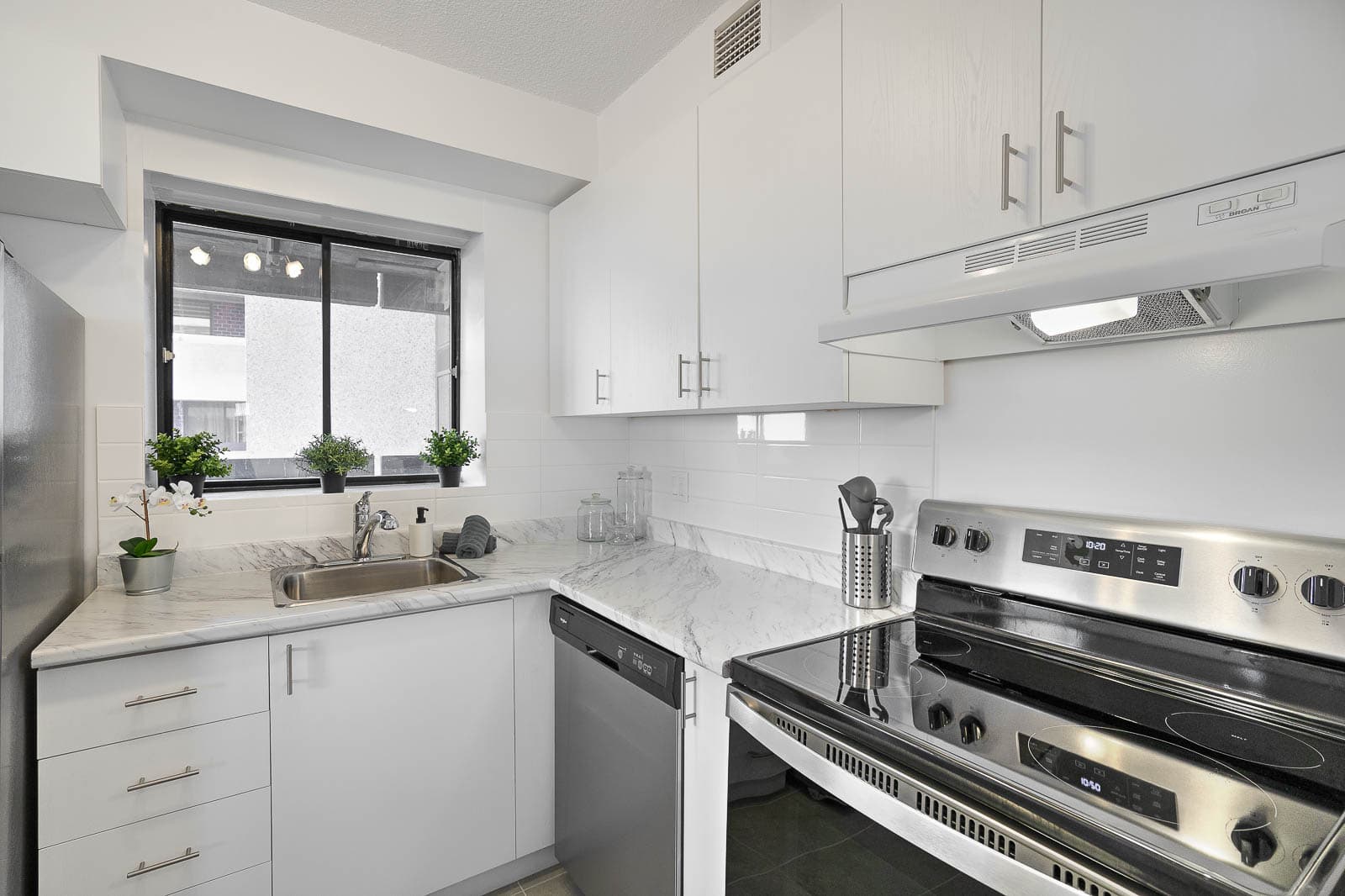 The Olympic Village — apartment/condo - Photo 6