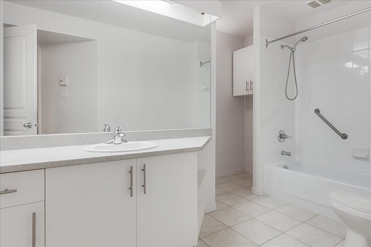 Faubourg de la Pointe and Domaine Laudance Apartments — apartment/condo - Photo 11