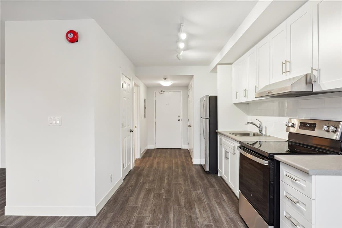 Highland Village — apartment/condo - Photo 8