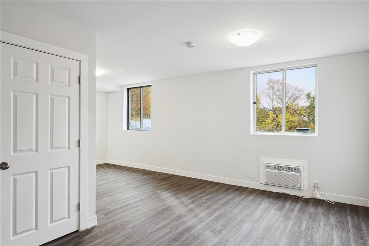 Highland Village — apartment/condo - Photo 12