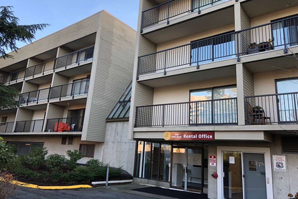 Dolphin Square Apartments — apartment/condo