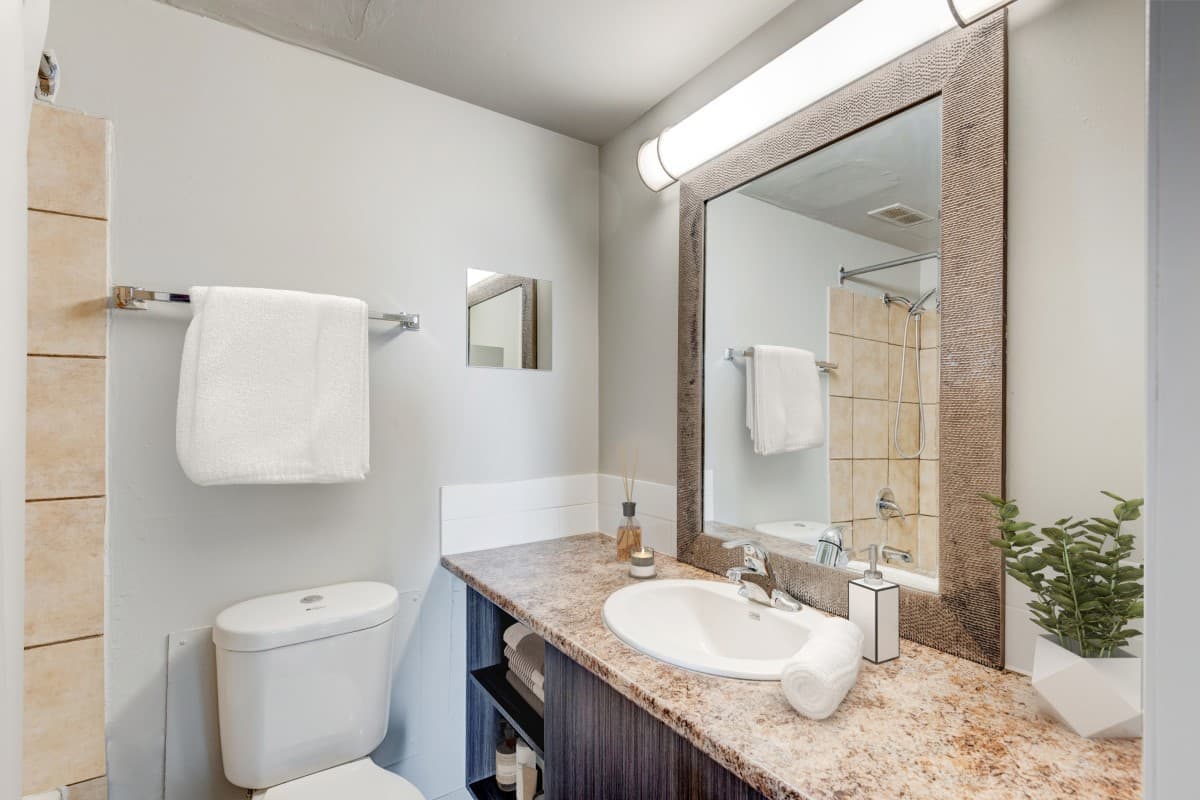 Kingston Tower — apartment/condo - Photo 12