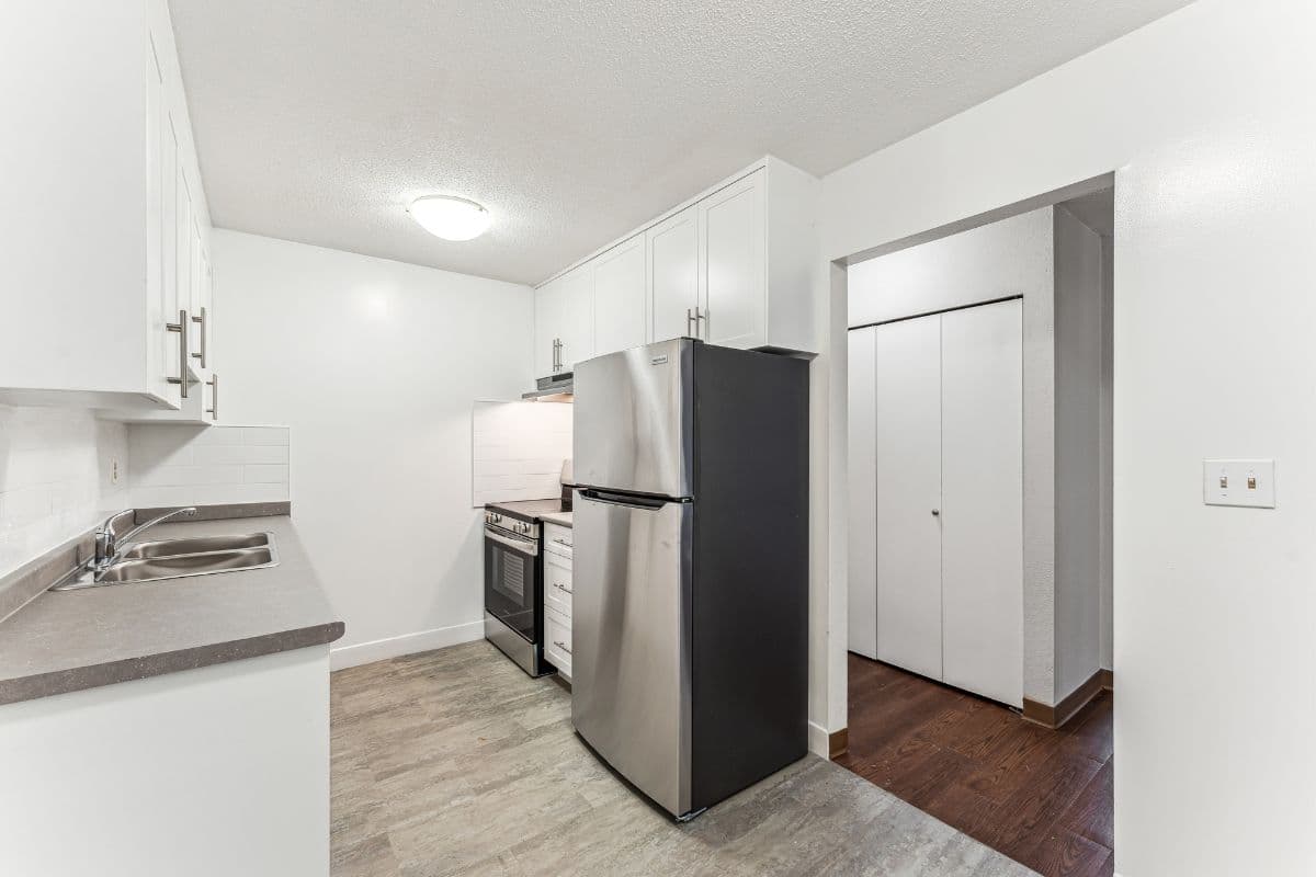 Kamel Point Village Apartments - Photo 8