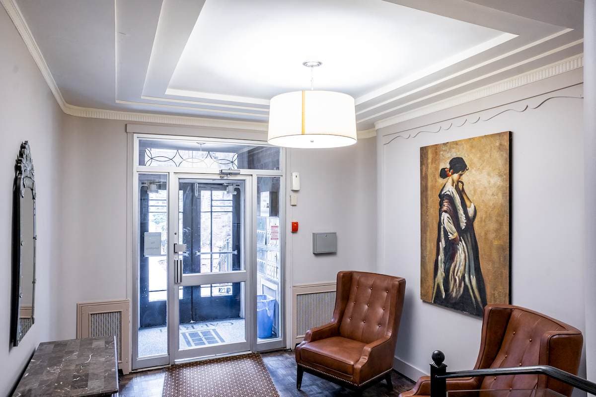Chatsworth Apartments — apartment/condo - Photo 12