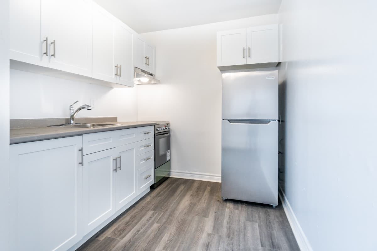 1123-1131 Royal York Road Apartments — apartment/condo - Photo 9