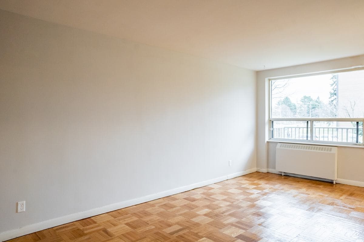 Lawrence Apartments — apartment/condo - Photo 10