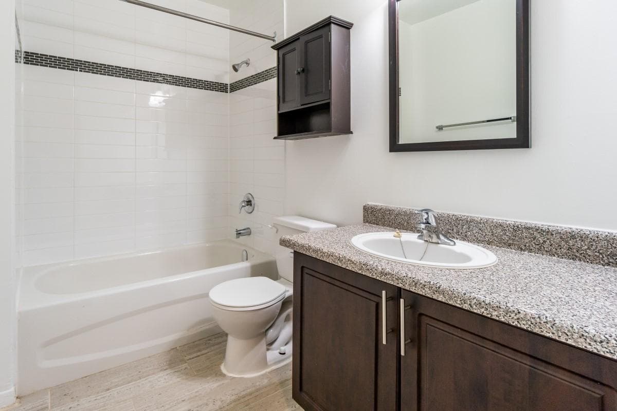 Silverstone Townhomes - Photo 8