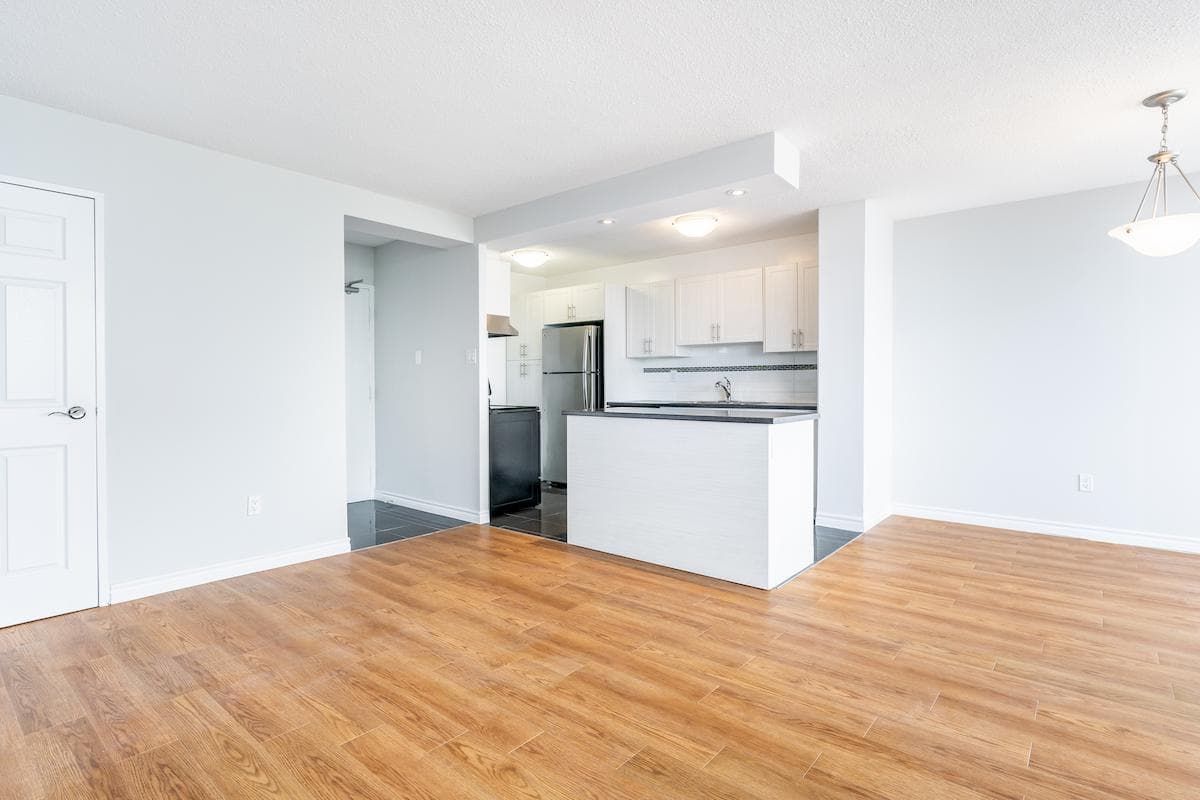 Windsor Apartments — apartment/condo - Photo 9
