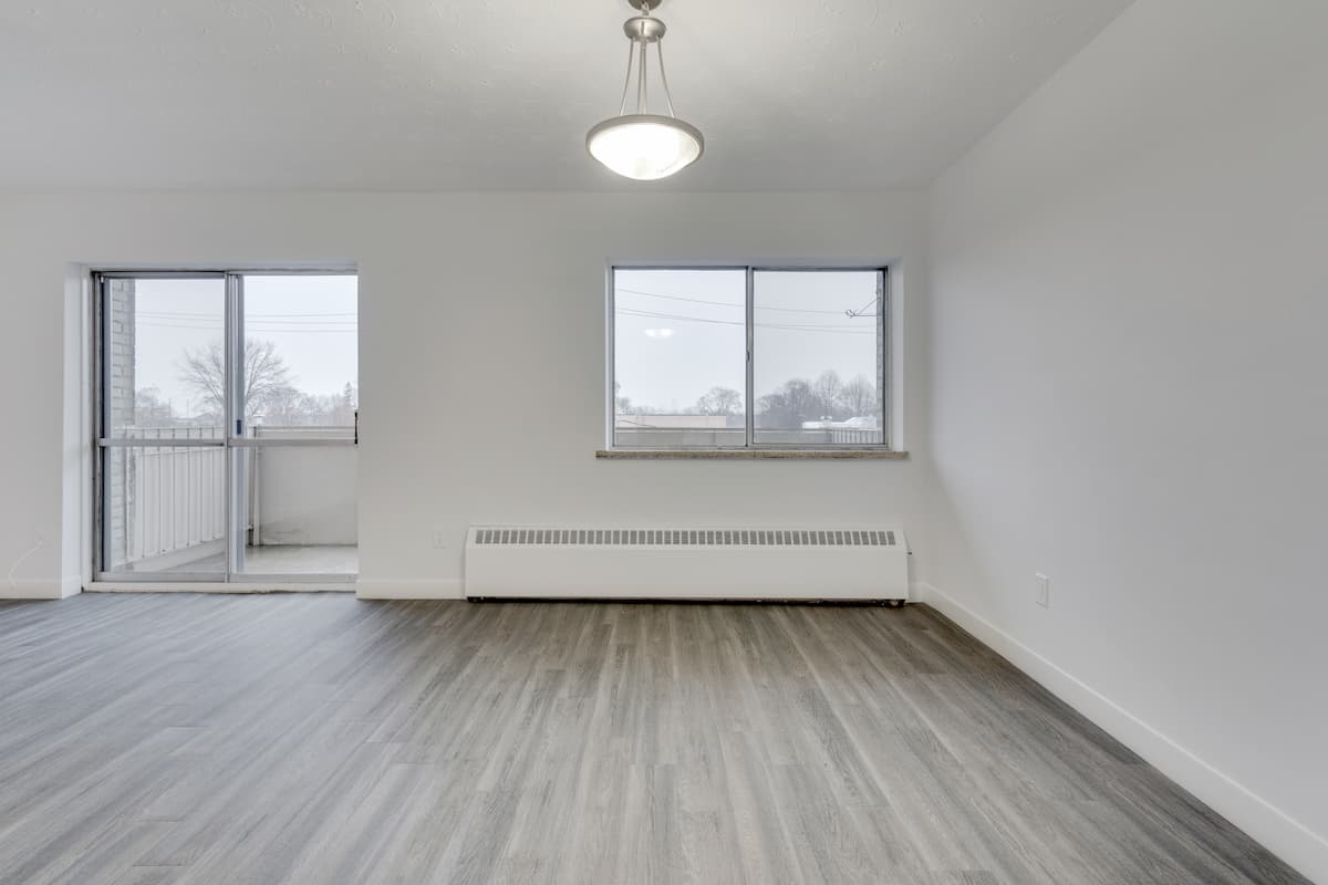 Sheldon Towers — apartment/condo - Photo 6