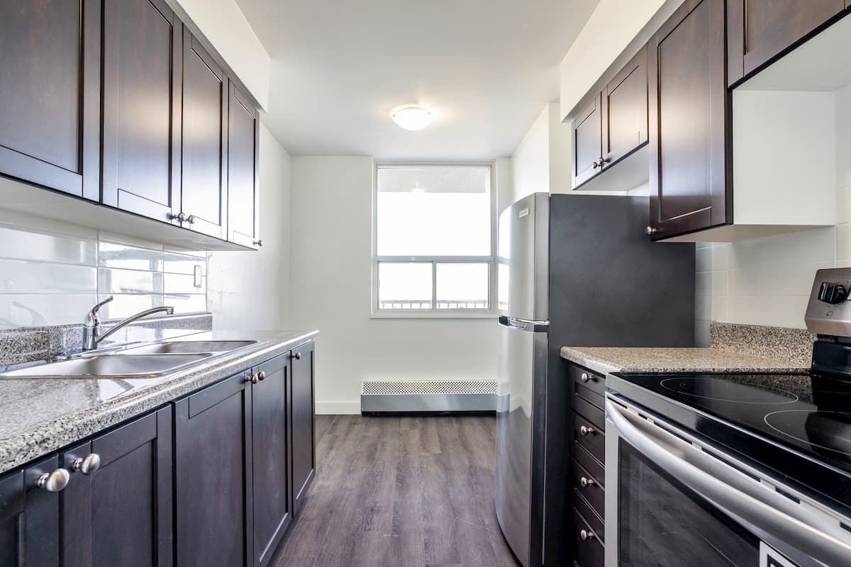 30 Tuxedo Court Apartments - Photo 6