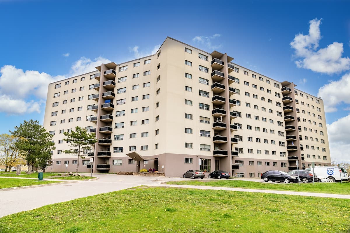 Mona Lisa Apartments — apartment/condo - Photo 2