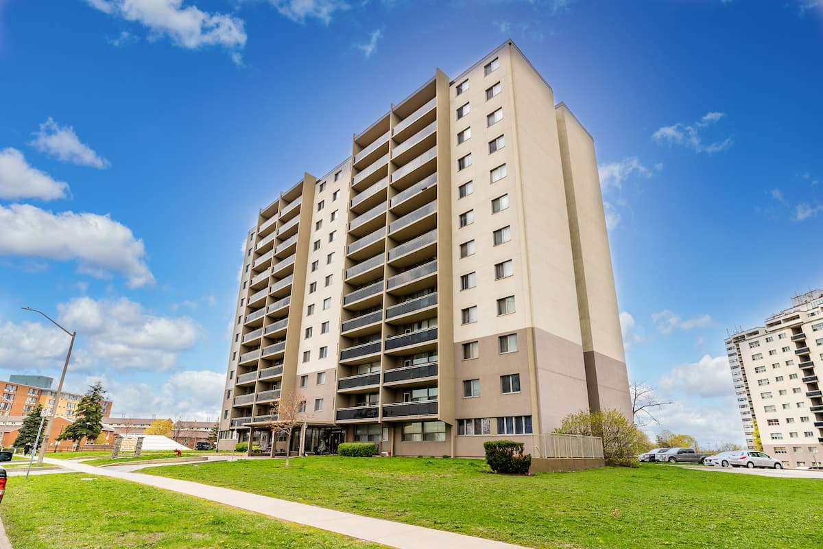 The Heartland Apartments — apartment/condo
