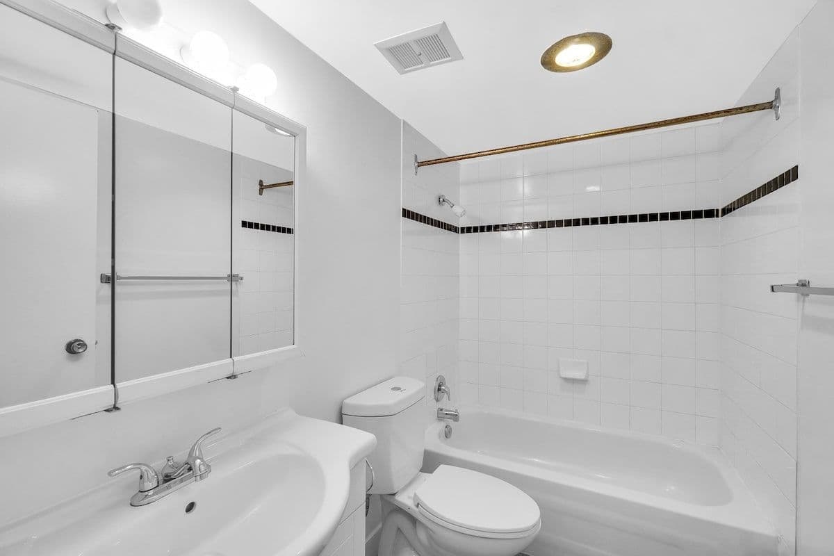 Vista Terrace Apartments - Photo 12