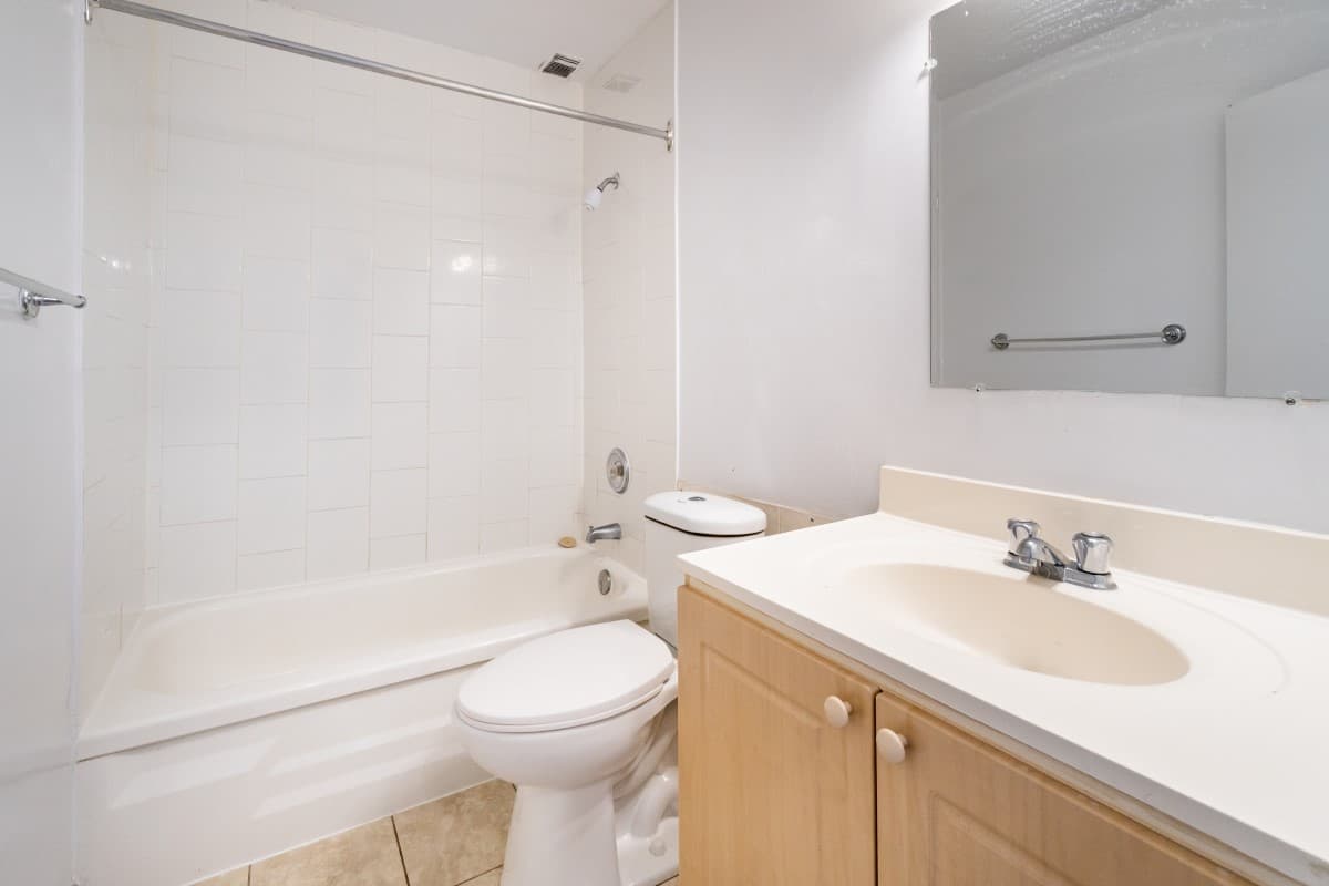 1123-1131 Royal York Road Apartments — apartment/condo - Photo 12