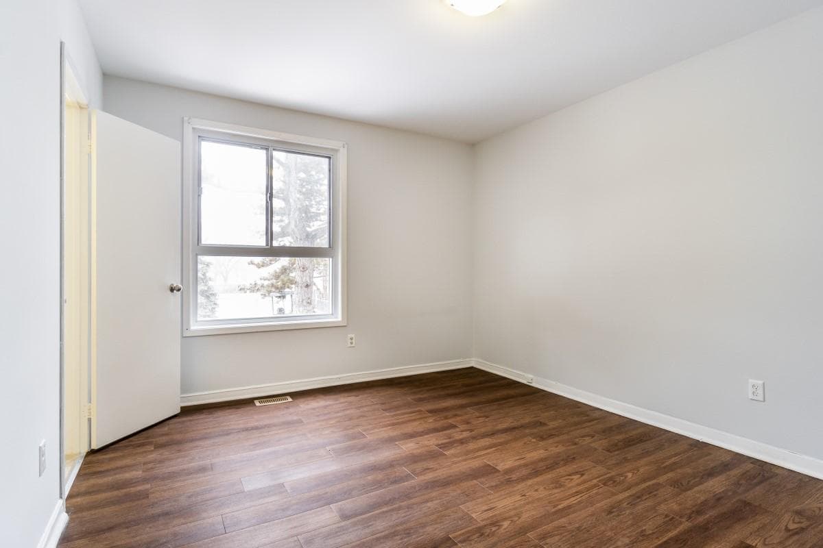 Silverstone Townhomes - Photo 10