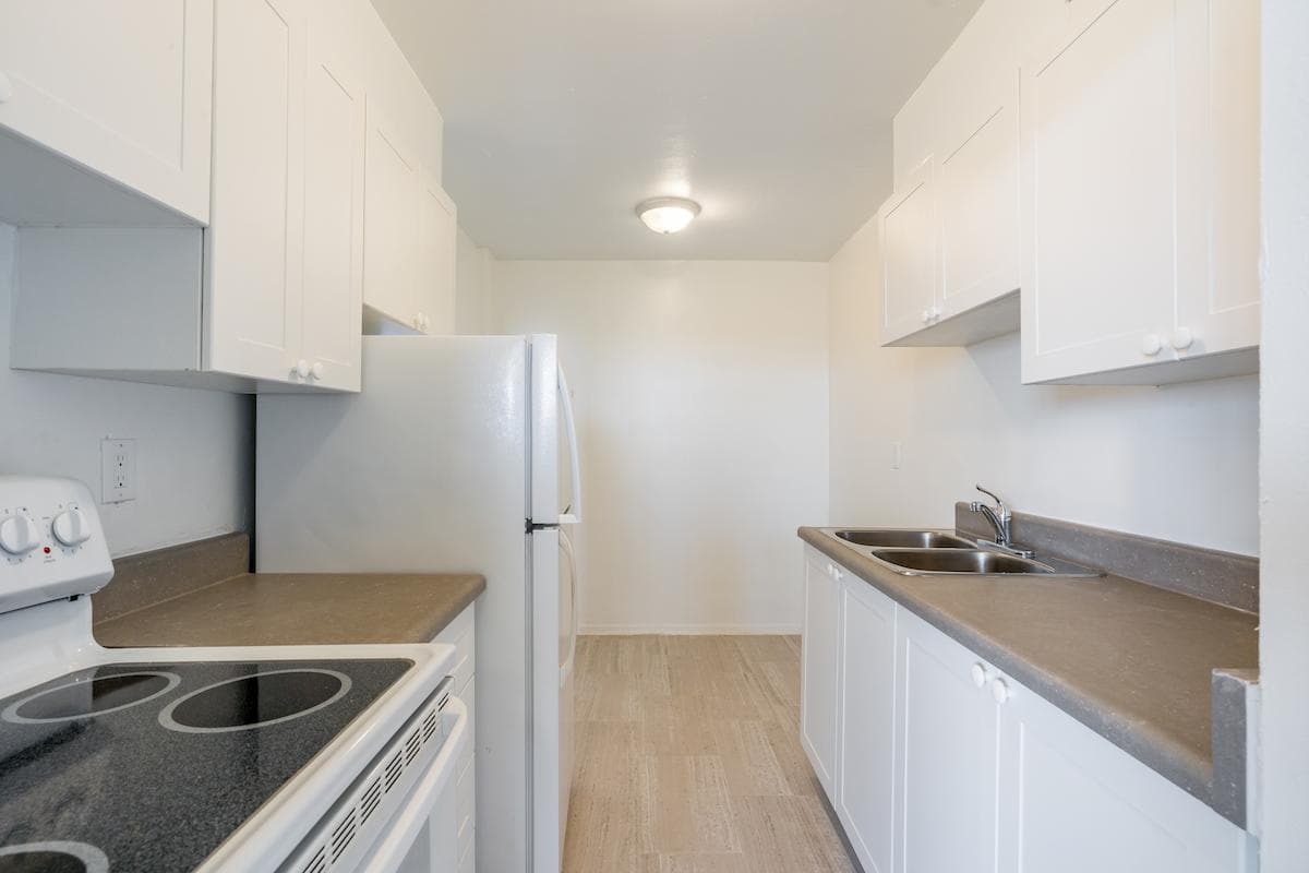 Lawrence East Apartments - Photo 6