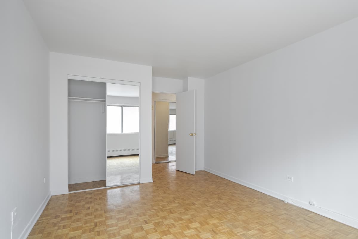 Cote-des-Neiges Apartments — apartment/condo - Photo 10