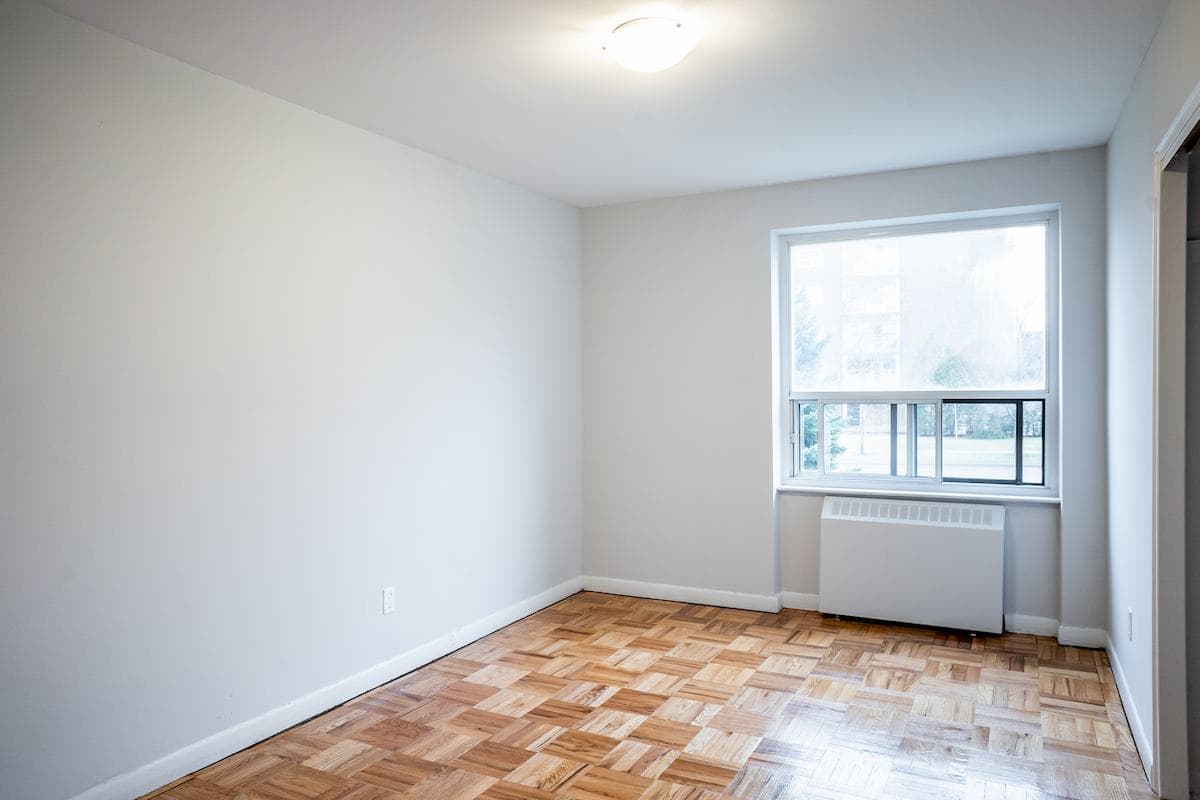 Lawrence Apartments — apartment/condo - Photo 11