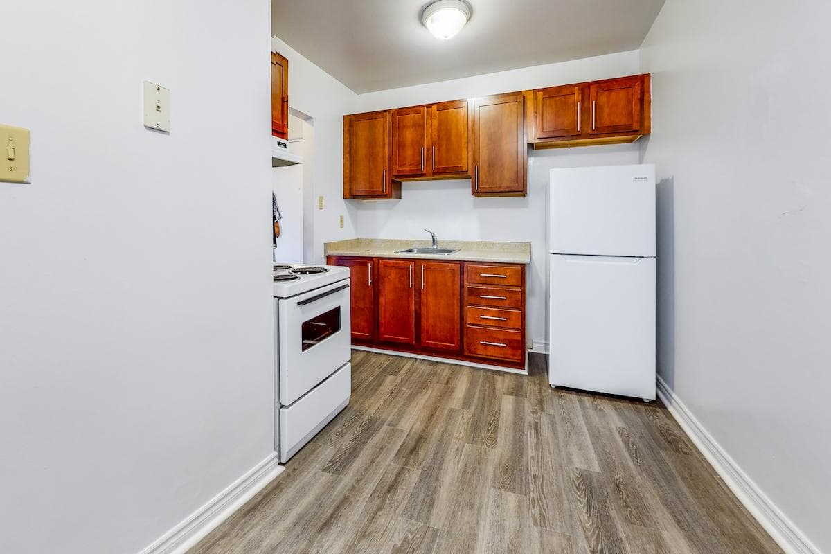 848-852 Kipps Lane Apartments — apartment/condo - Photo 8