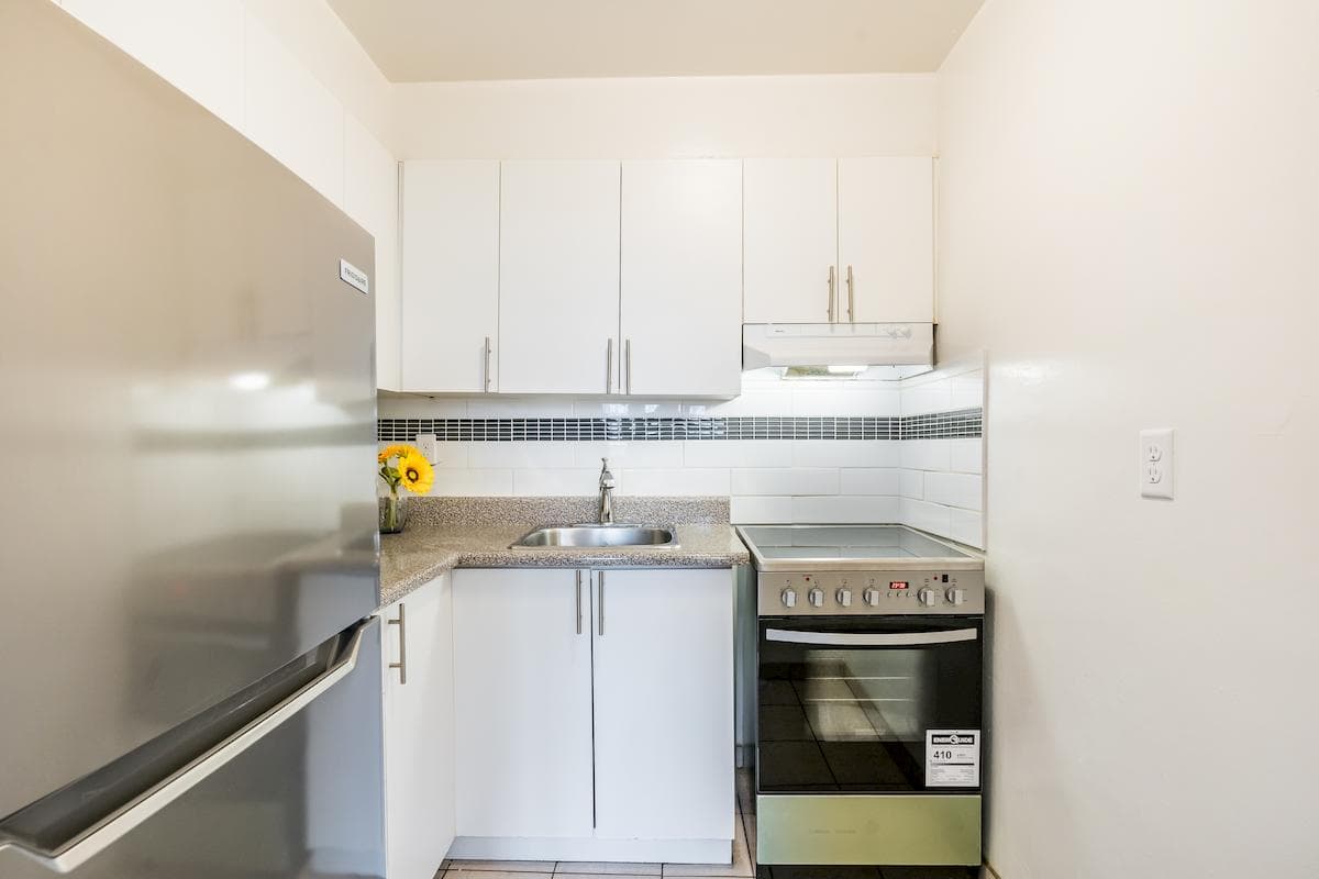 Eastmount Apartments — apartment/condo - Photo 8