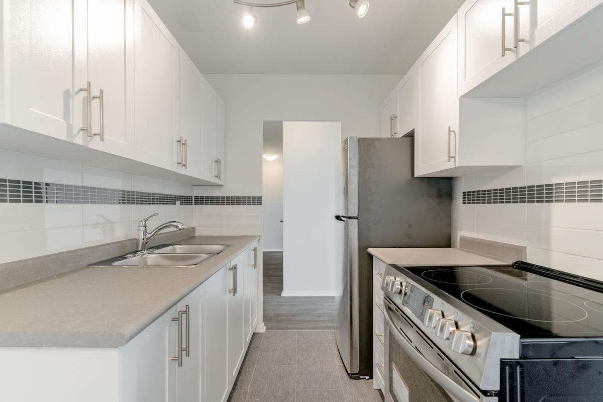Sheppard Manor Apartments - Photo 7