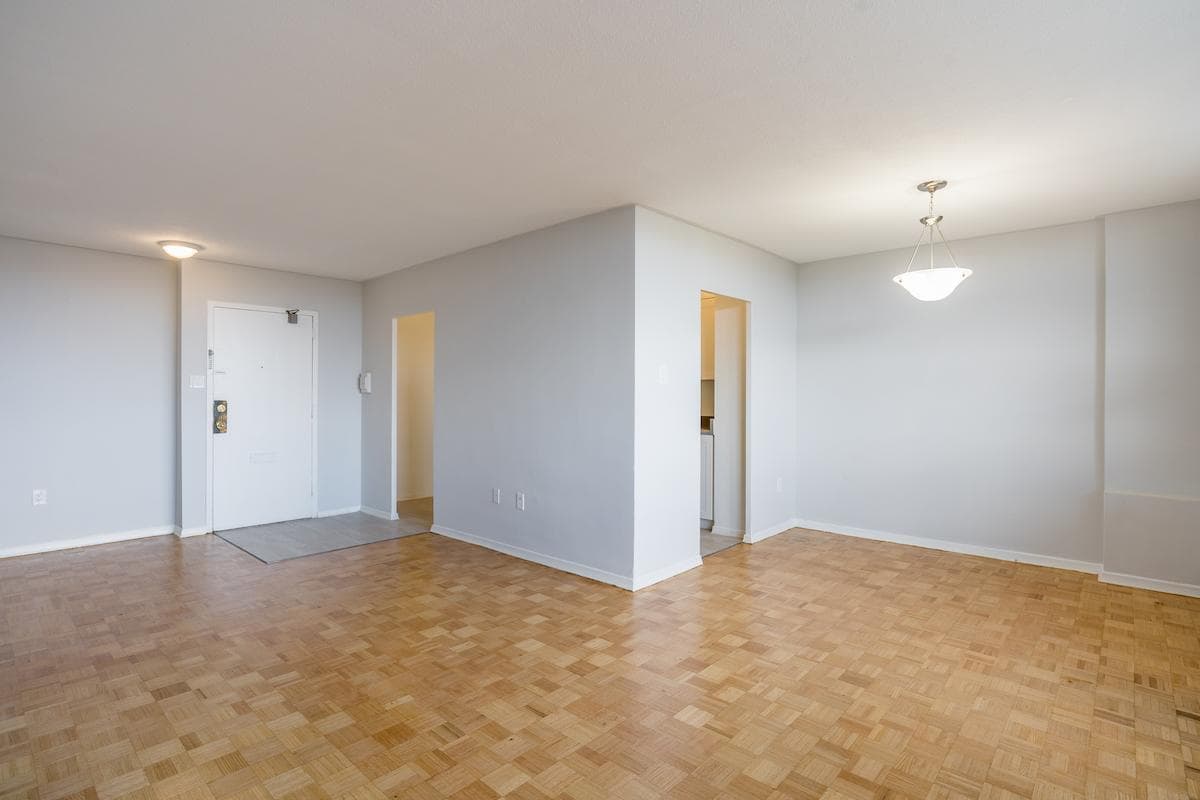 Lawrence East Apartments - Photo 9