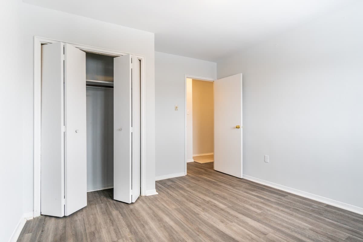 1123-1131 Royal York Road Apartments — apartment/condo - Photo 10
