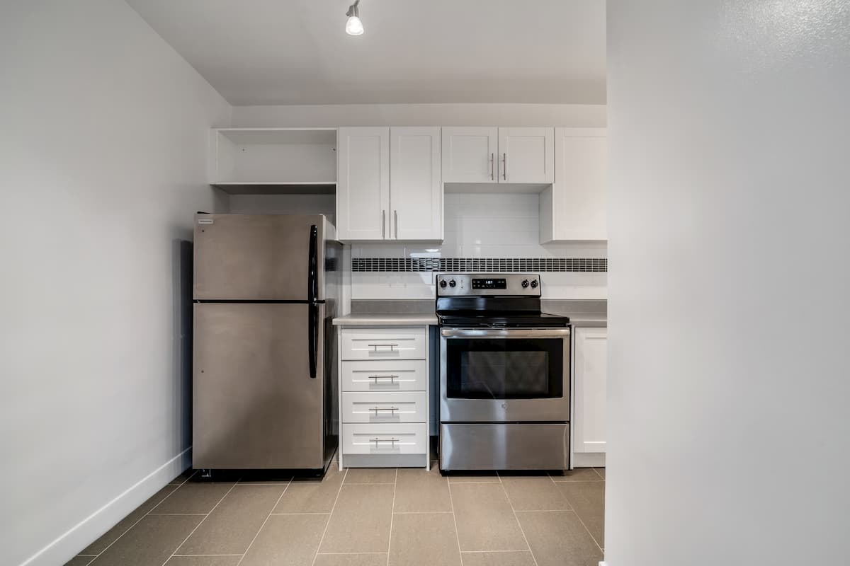 Sheldon Towers — apartment/condo - Photo 8