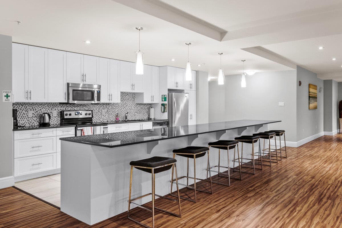76 Place Apartments — apartment/condo - Photo 9
